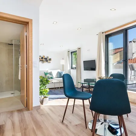Appartamento Perfect 1 Bed In Chiado With Terrace And Aircon Lisbona