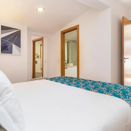 아파트 Perfect 1 Bed In Chiado With Terrace And Aircon 리스본